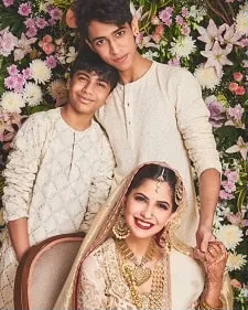 shwetambari soni with sons