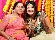 sonia kapoor reshammiya with mother in law