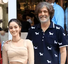 ananya pandey with father chunky pandey