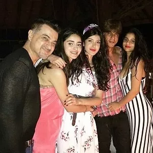 ananya pandey with shanaya kapoor and suhana khan