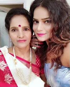 archana gautam with mother sunita gautam
