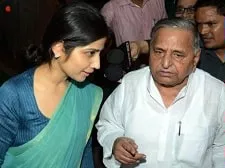 dimple yadav with mulayam singh yadav
