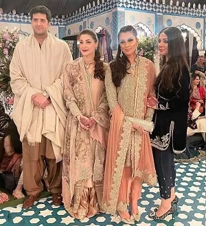 mahnoor safdar family picture