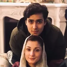 maryam nawaz sharif with son junaid safdar