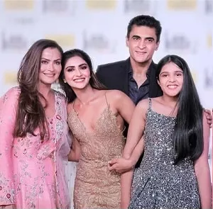 mohnish bahl family picture