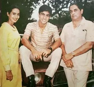 mohnish bahl with parents