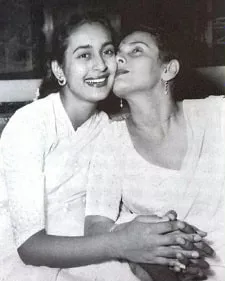 nutan with mother shobhna samarth