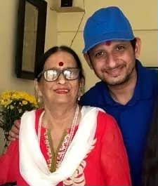 sharman joshi with mother usha joshi