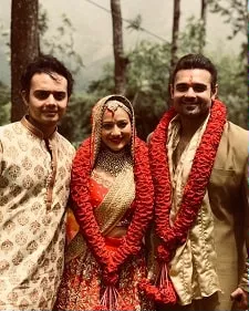 ushmey chakraborty with madalsa sharma and brother mimoh