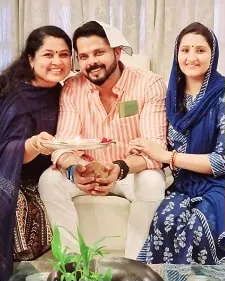 bhuvneshwari kumari with husband sreesanth and sister-in-law viditha madhu