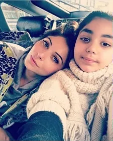 kanika kapoor with daughter samara chandok