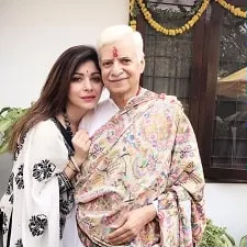 kanika kapoor with her father rajeev kapoor