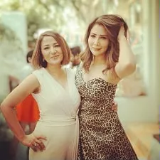 kim sharma with sister konnika sharma