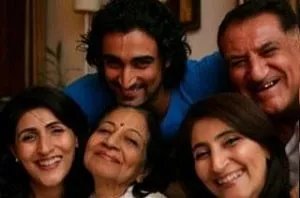 kunal kapoor family picture