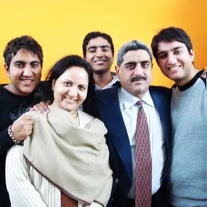 kusum chadda and somesh chadda with their sons