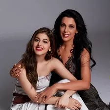 pooja bedi with daughter alaya furniturewala