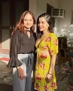 urfi javed with mother zakiya sultana