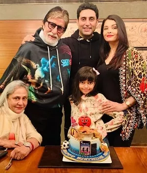 aaradhya bachchan family picture