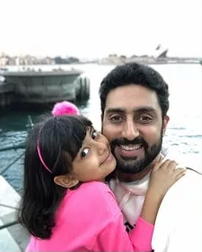 aaradhya bachchan with father abhishek bachchan