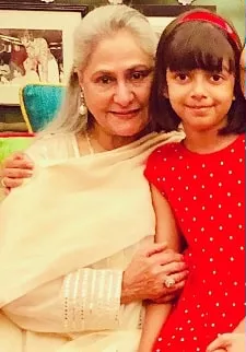 aaradhya bachchan with jaya bachchan