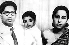 amitabh bachchan childhood picture with his parents
