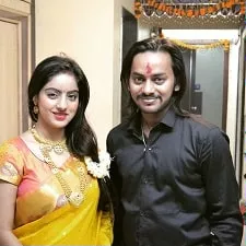 deepika singh goyal with brother manish singh