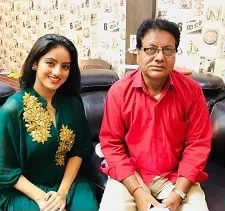 deepika singh goyal with father