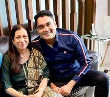 gaurav rohatgi with mother veena rohatgi