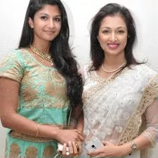 gautami tadimalla with daughter subbulakshmi