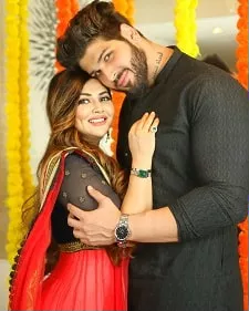 khushi gadhvi with her boyfriend sachin mann