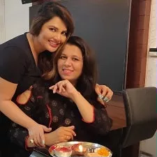 khushi gadhvi with sister-in-law rishita gadhvi