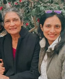 manjari makijany with mother minny makijany
