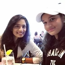 manjari makijany with niece rasha thadani
