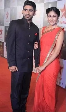 mrunal thakur with sharad chandra tripathi