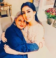 navya naveli nanda with grandmother jaya bachchan