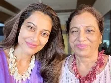 payal rohatgi with her mother veena rohatgi
