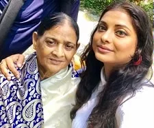rupa dutta with her mother