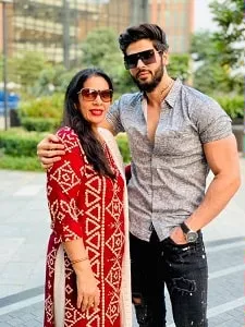 sachin mann with mother urmil rambir singh