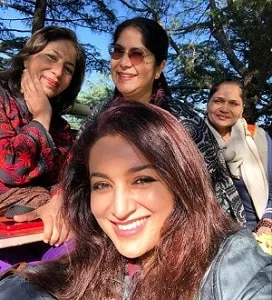 tisca chopra with her cousin sisters vimi singh, meera singh and asha singh weber