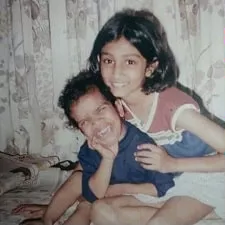 vinati makijany childhood picture with brother vikrant makijany