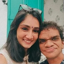 vinati makijany with brother vikrant makijany