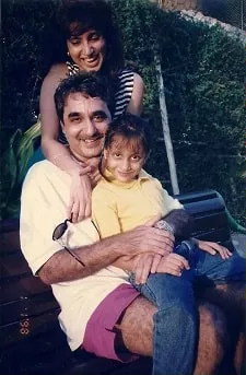anissa malhotra jain childhood picture with parents