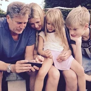 karan kapoor family picture