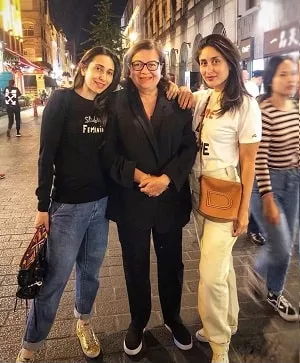 karishma kapoor and kareena khan with mother babita