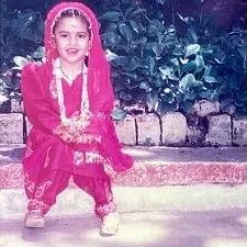 kriti kharbanda childhood picture