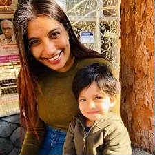 neale nolan uthappa with aunt sharon uthappa