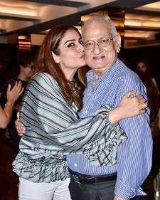 raveena tandon with father ravi tandon