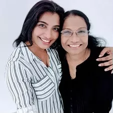 sharon uthappa with mother roselyn uthappa