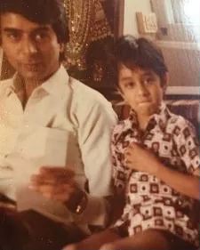 shekhar ravjiani childhood picture with father hasmukh ravjiani