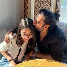 shekhar ravjiani with daughter bipasha ravjiani